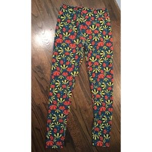 LuLaRoe One Size Leggings Umbrellas